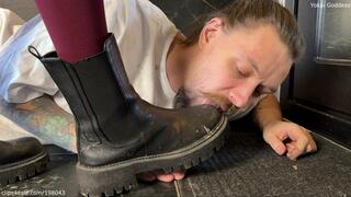 Clean My boots before the date