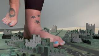 P2 accidental mega! Trying not to squash tinies but then realizing I like it !