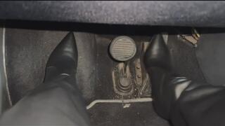 Marie drive her smart in black leather boots and nylons on german Autobahn - Fast