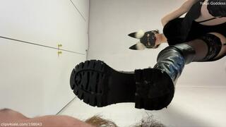 Dirty knee boots worship