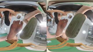 3DVR180 LELE ERER XINGGAN POV Kneeling Dwarf