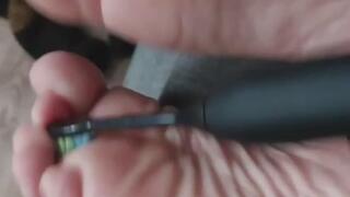 A new toothbrush, an ultrasonic toothbrush at that! Oh dear, it's awful!