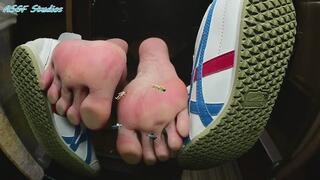 Trapped under UNAWARE GIANTESS SHOEPLAY! PT 2 - MOV