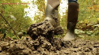 POV: Meine Gateway-Stiefel im Matsch - 4K