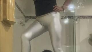 Trampling Heels en Espalda y Mano