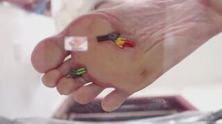 4K GIANTESS POV barfefoot crush