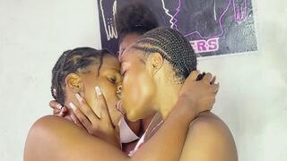 Deep Kissing and splitting all over the mouth btw three girls and vomiting best friendly for lesbians