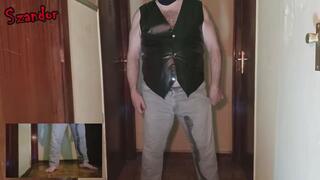 I pee in my jeans, jerk off and cum. With a great ending !!!