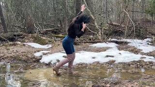 Casadei Blade over the knee boots waterproof test, casadei boots in mud, wet casadei boots, high heels in mud, boots in mud, wetting boots