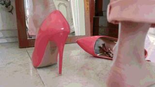 His mistress's sweaty feet AVI