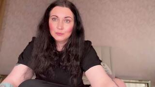 Miss FFW berates Idiot clown