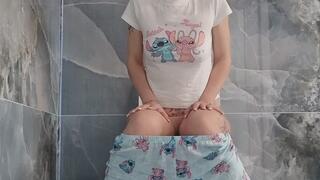 Trapped in the Bathroom – Wet Pee Sounds & Dirty Farts Fetish