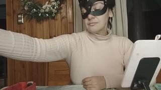 MAGGY APPLIES LIPSTICK