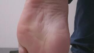 Beautiful Sole Scrunching and Flexing