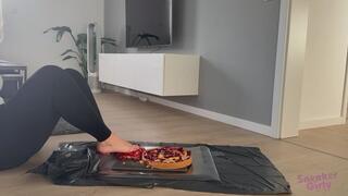 Sneaker-Girl Mia Moon - Crush Two Cakes