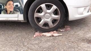 Car Crush Extreme 2: Cruel Girl TIRE CRUSHES Chicken - 1080 HD