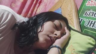 Bostezos profundos y mirada soñolienta... No aguanto más.