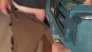 Mia s’amuse à tirer