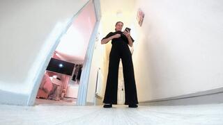 Danielle's Hallway Trample 7 FLOOR CAM (4K)