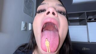 Sophie Smith's first time in her giant world. Part 1