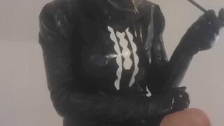 Smoking latex gimp mistress