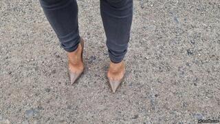 Losing and getting stuck with Louboutins HD wmv 1920x1080