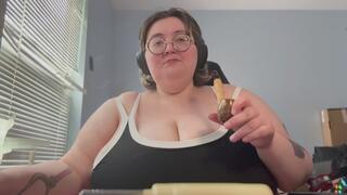 BBW Smokes and Degrades With Pipe