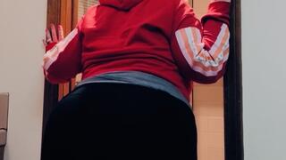 Giantess MILF's Most Pungent Bathroom Gas – Black Leggings & My Monthly Cycle by SeductiveGenX