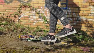 Sneaker-Girl Darleen - Little Toy Trucks with Shoes