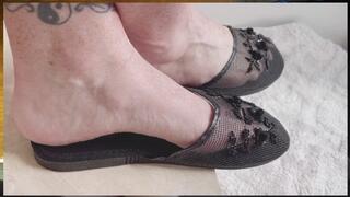 Deep Toe Wiggling in my Mesh Sandals
