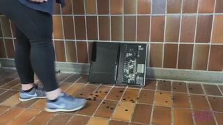 Sneaker-Girl Ella - Big Old Notebook Crush