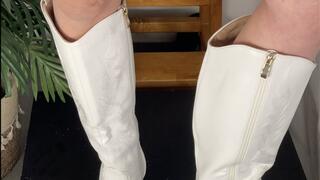 A Shoejob Dream comes true - Bootjob from a Cheerleader in white Cowboy boots - Boot fetish, Boot Domination, Cock crush, Cock Trampling, Giantess, POV, Tramplegirl as a DCC tramples her shoe slave´s cock until it ends in a huge cumplosion HD