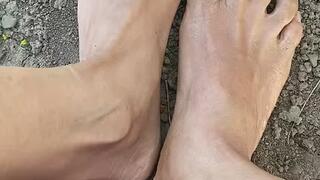 3. Melove. Naked Toes small feet in Dirt
