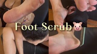 Queen Mellzn Breaks Her Slave: Extreme Foot Domination