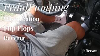I pump pedals with flip flops and socks at the same time I masturbate with the flip flop (T)