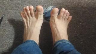 Dirty After Work Feet – Sock Removal & Toe Play CLOSE-UP ?