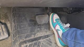 Long Nike drive in traffic
