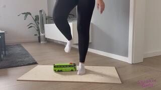 Sneaker-Girl Mia Moon - Little Toy Bus Crush