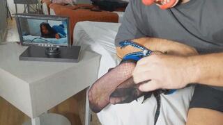 Luna in nylons off for foot tickling