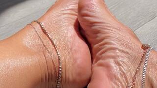 Best Soles n Toes Rubbing JOI POV