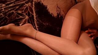 Pantyhosed dick 6376