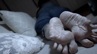 The Cheesy Smell Attracts You - LaCreme