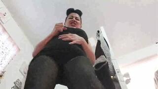 VORACIOUS VORE Fee Fi Fo Fum She smells tiny human STOMPING GIANTESS VORE she tears his limbs off chewing him mercilessly so she can Grow BIGGER AND CRUSH YOU avi