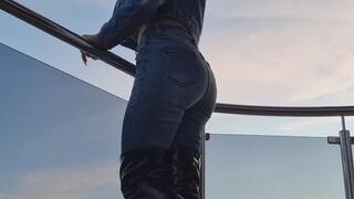 CHAIN SMOKING OBSESSION – Jeans & Leather Boots Goddess Controls Your Craving