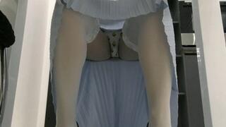 Open and close your legs playfully MP4 FULL HD 1080p