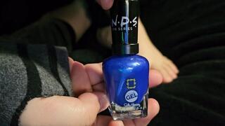 Paint my toes blue with me :*
