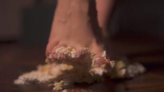 I trample cakes