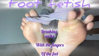 foot fetish: tearing stockings with toes
