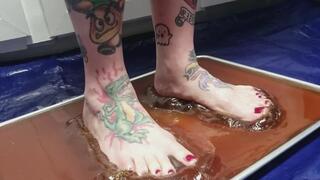 New Model: Rikki Rose Stuck in Rat Trap Glue