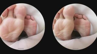 Gaga unaware feet play (Tiny3DX 17)